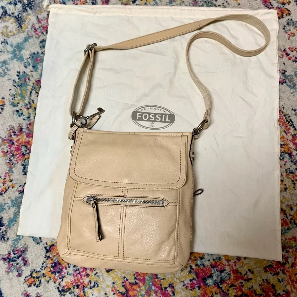 Fossil Live Long Vintage 1954 Blonde Leather Brass Key Adjustable Crossbody Bag - Picture 1 of 13